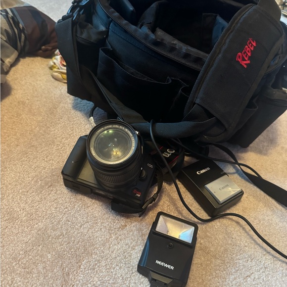 Canon XS 58mm camera - Picture 3 of 3